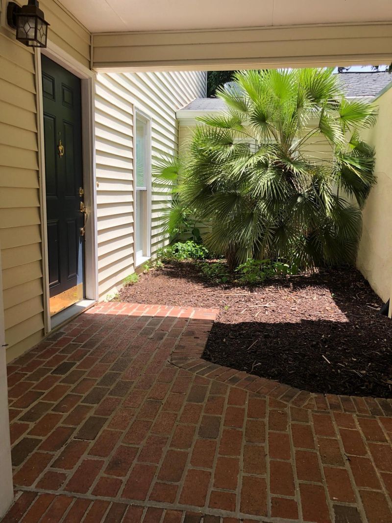 986 Lake Frances Dr, Charleston, SC 29412