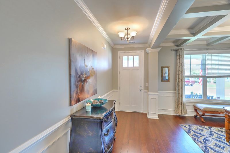 1307 Raven Rd, Hanahan, SC 29410