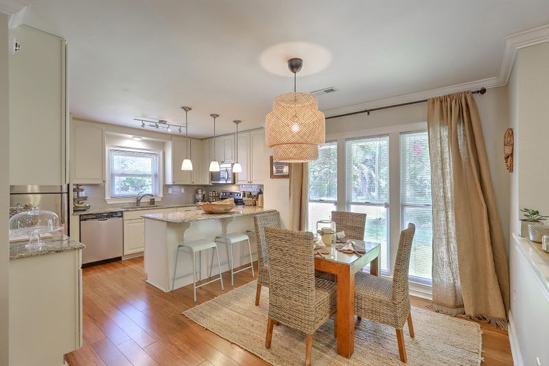 1049 Wellington Dr, Charleston, SC 29412
