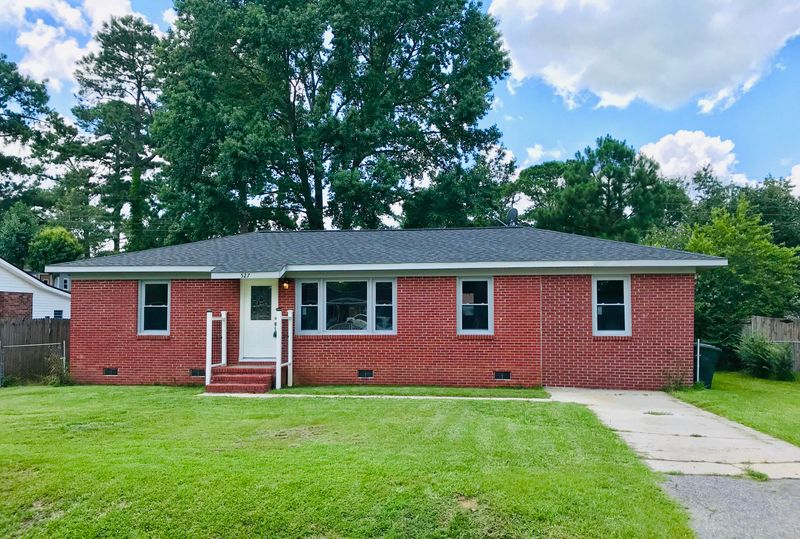527 Hansford Dr, Goose Creek, SC 29445
