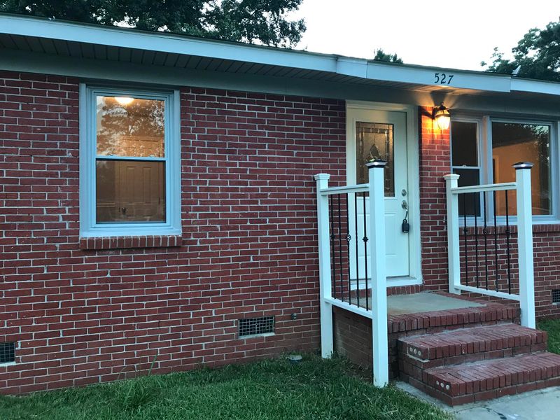 527 Hansford Dr, Goose Creek, SC 29445