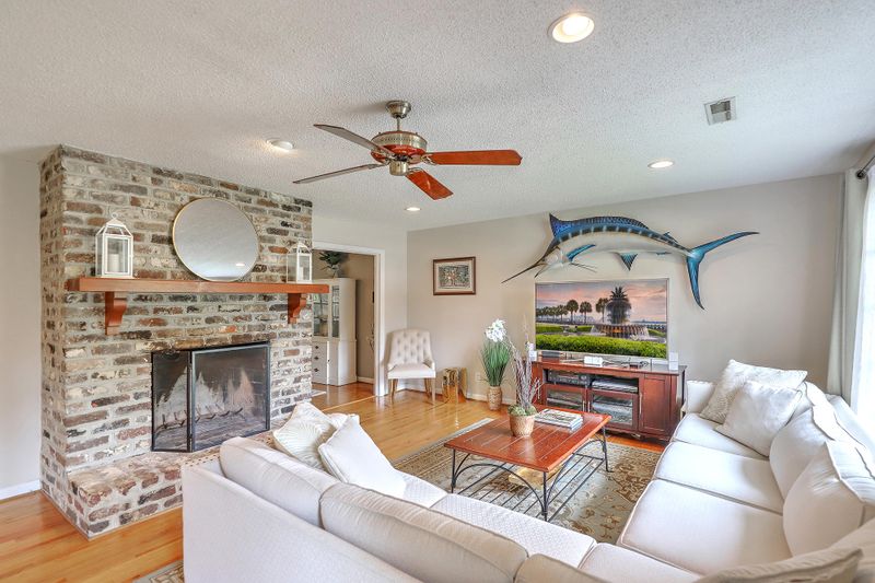 2411 Tiffany Dr, Charleston, SC 29414