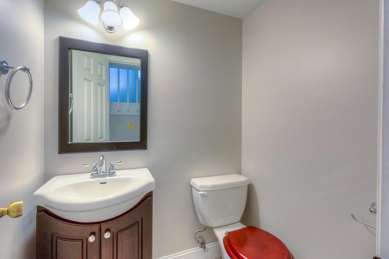 16 Indigo Ln, Goose Creek, SC 29445