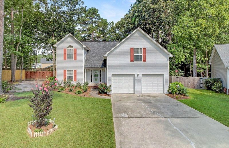 211 Bamert St, Summerville, SC 29483