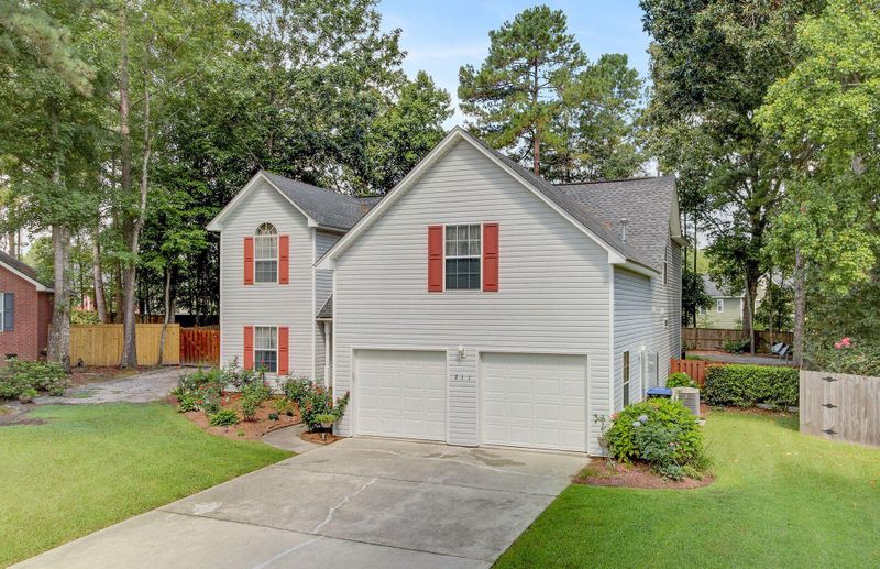 211 Bamert St, Summerville, SC 29483
