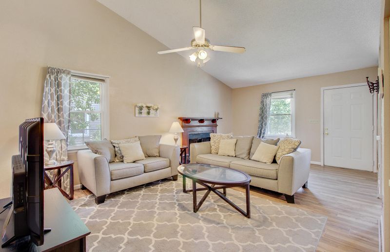 121 Tennyson Way, Summerville, SC 29486
