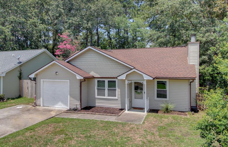 121 Tennyson Way, Summerville, SC 29486