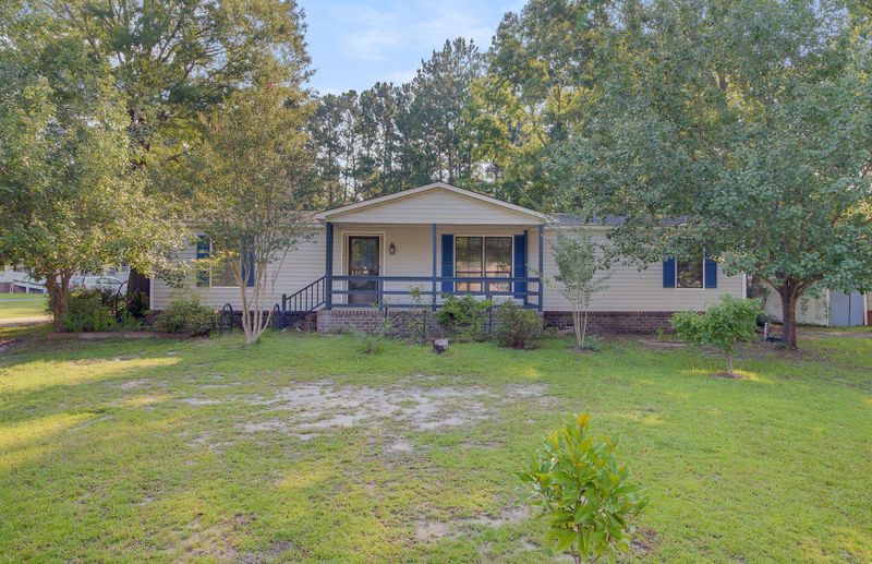 100 Blackberry Ln, Summerville, SC 29483