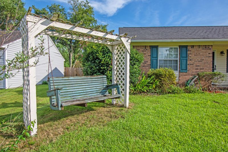 107 Totem Ct, Summerville, SC 29483