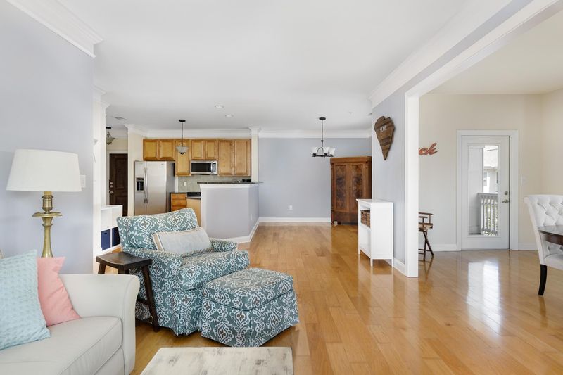 2244 Ashley Crossing Dr #634, Charleston, SC 29414