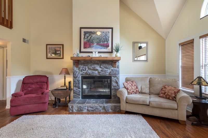 1946 Tison Ln, Mount Pleasant, SC 29464
