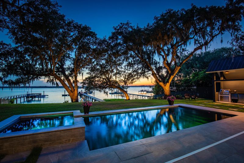 147 Stono Dr, Charleston, SC 29412
