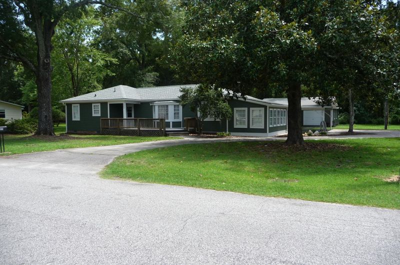 525 Horne St, Moncks Corner, SC 29461
