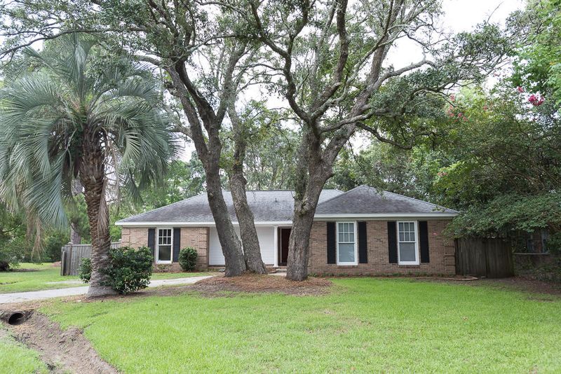 1082 Wellington Ct, Charleston, SC 29412