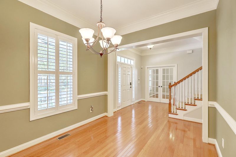 1041 Barfield St, Charleston, SC 29492