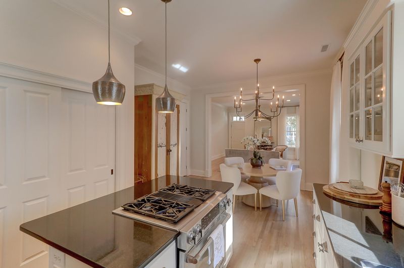 289 N Shelmore Blvd, Mount Pleasant, SC 29464
