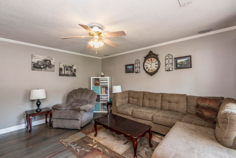 222 N Pandora Dr, Goose Creek, SC 29445