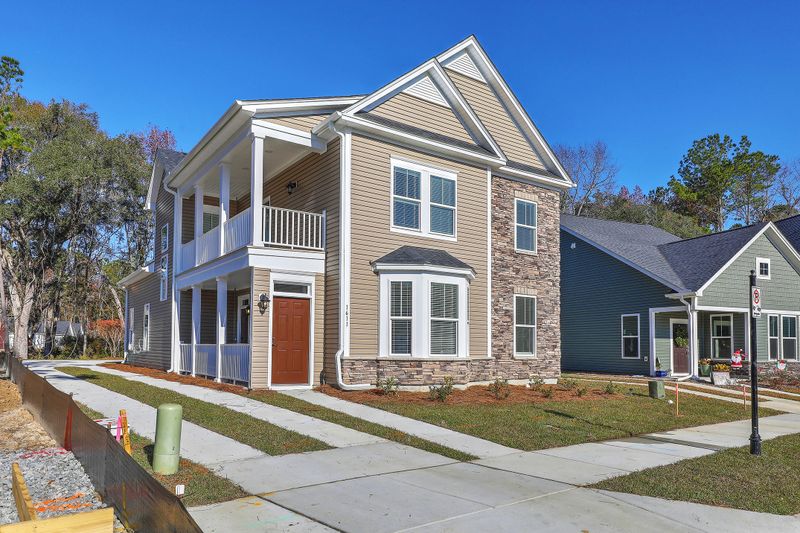 457 Spring Hollow Dr, Charleston, SC 29492