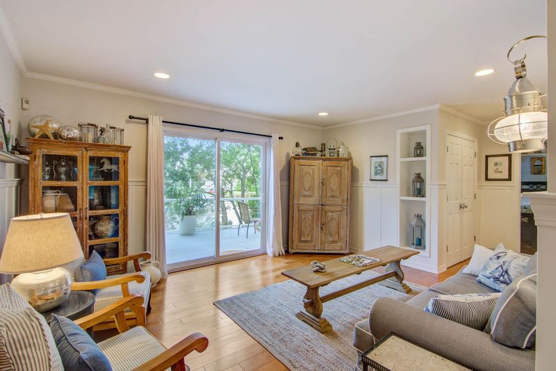 775 Lake Frances Dr, Charleston, SC 29412