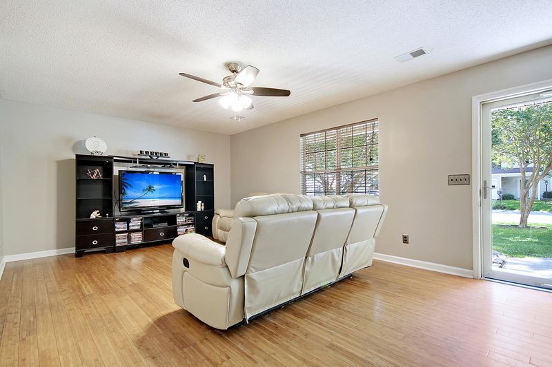 2072 Wild Flower Ln, Charleston, SC 29414