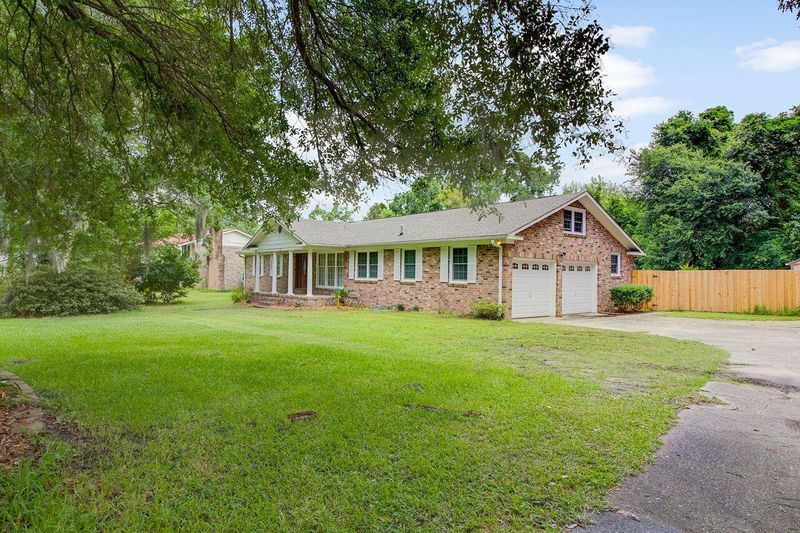 105 Middleton Dr, Goose Creek, SC 29445