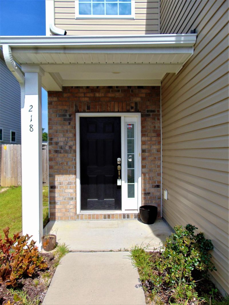 218 Swamp Creek Ln, Moncks Corner, SC 29461
