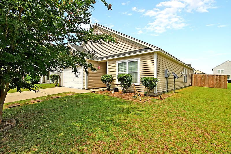 406 Early Morning Dr, Moncks Corner, SC 29461