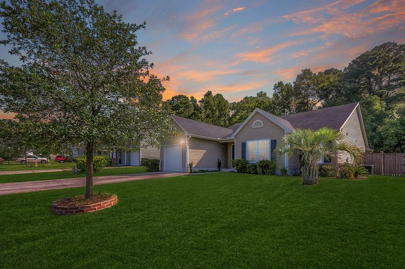 5000 Ballantine Dr, Summerville, SC 29485