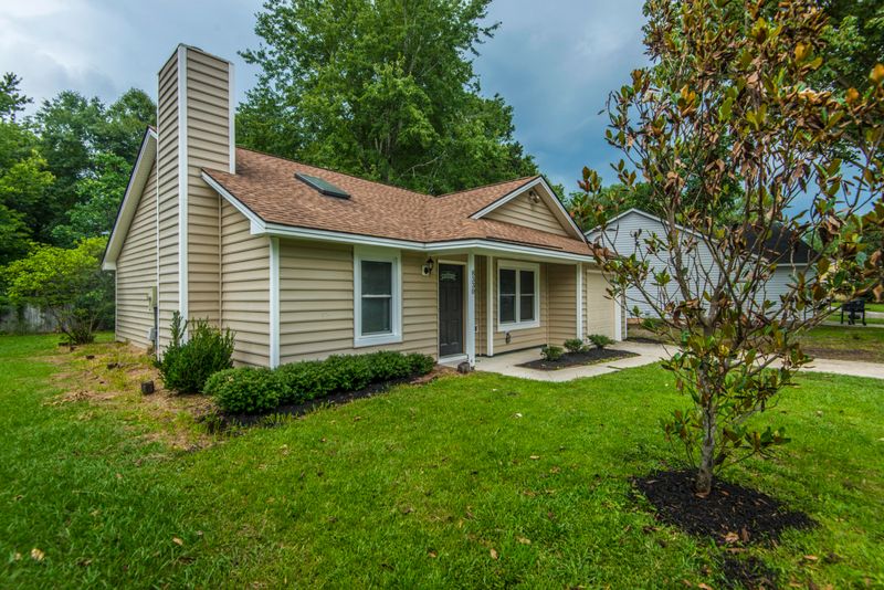 8330 Whitehaven Dr, North Charleston, SC 29420