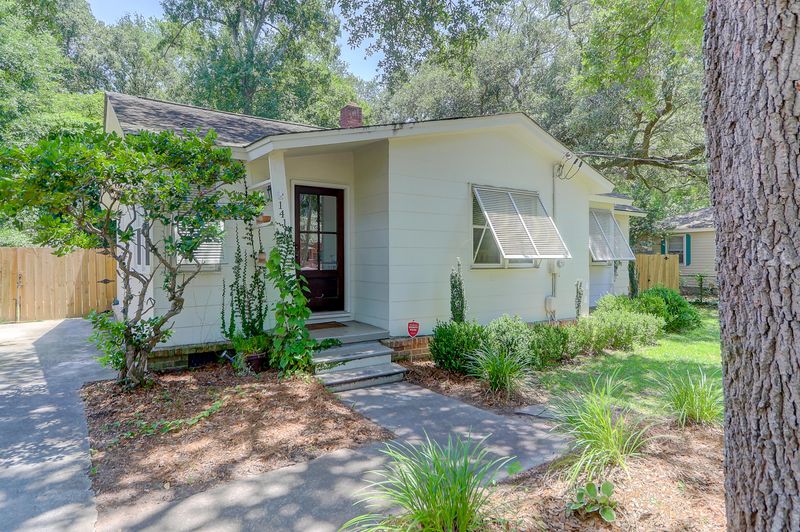 1418 Moultrie St, Mount Pleasant, SC 29464