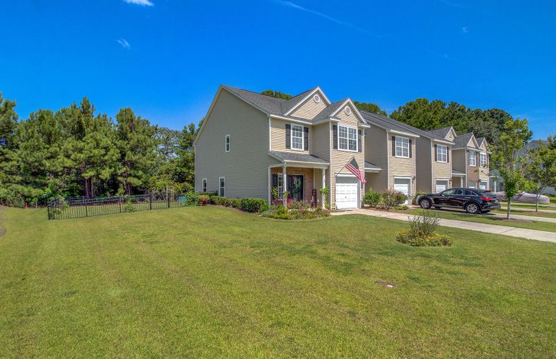 1002 Bennington Dr, Charleston, SC 29492