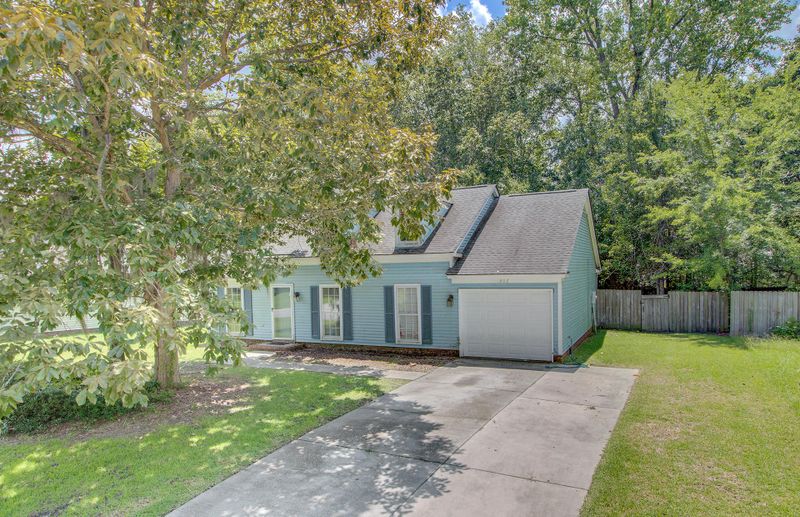 302 Hamlet Rd, Summerville, SC 29485
