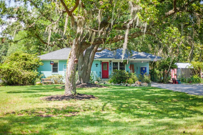 1714 Wappoo Rd, Charleston, SC 29407
