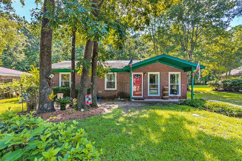 329 E Pandora Dr, Goose Creek, SC 29445