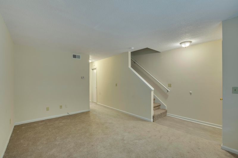 308 Crestview Dr #B, Summerville, SC 29485