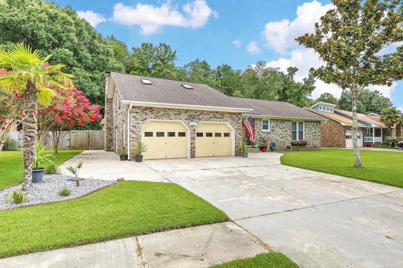 121 Wampee Curve, Summerville, SC 29485