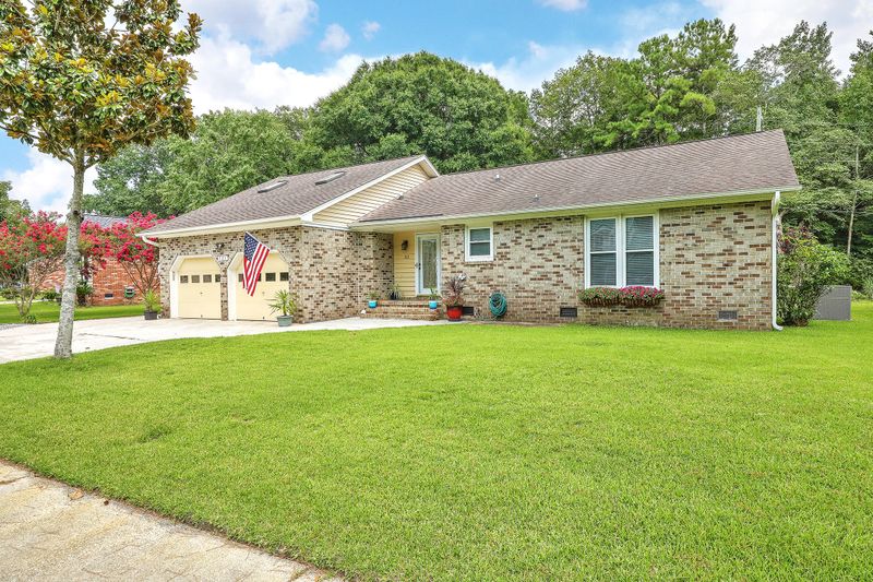 121 Wampee Curve, Summerville, SC 29485