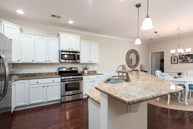 2048 Promenade Ct, Mount Pleasant, SC 29466