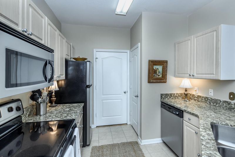 1300 Park West Blvd #212, Mount Pleasant, SC 29466