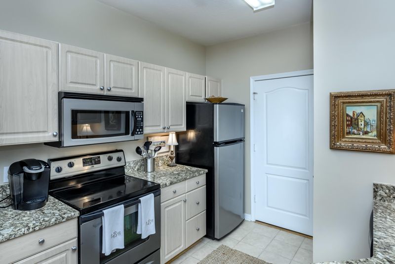 1300 Park West Blvd #212, Mount Pleasant, SC 29466