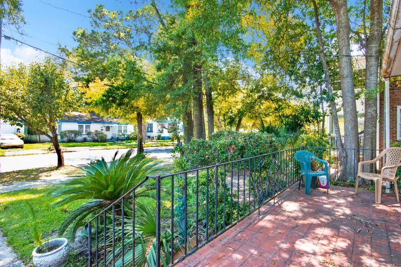 24 Dunnemann Ave, Charleston, SC 29403