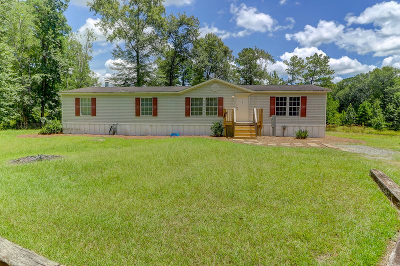 155 Della Ln, Dorchester, SC 29437