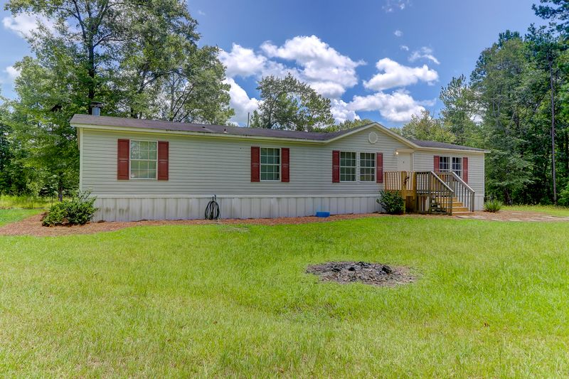155 Della Ln, Dorchester, SC 29437