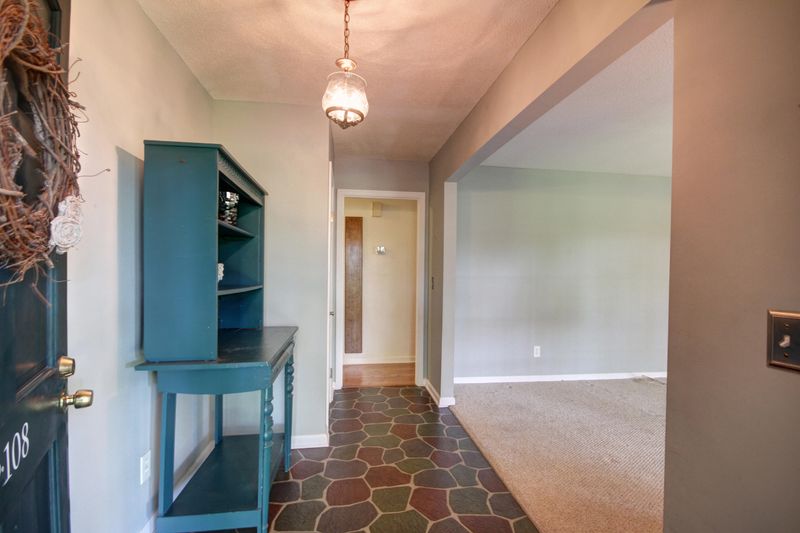 108 Mellard Dr, Goose Creek, SC 29445