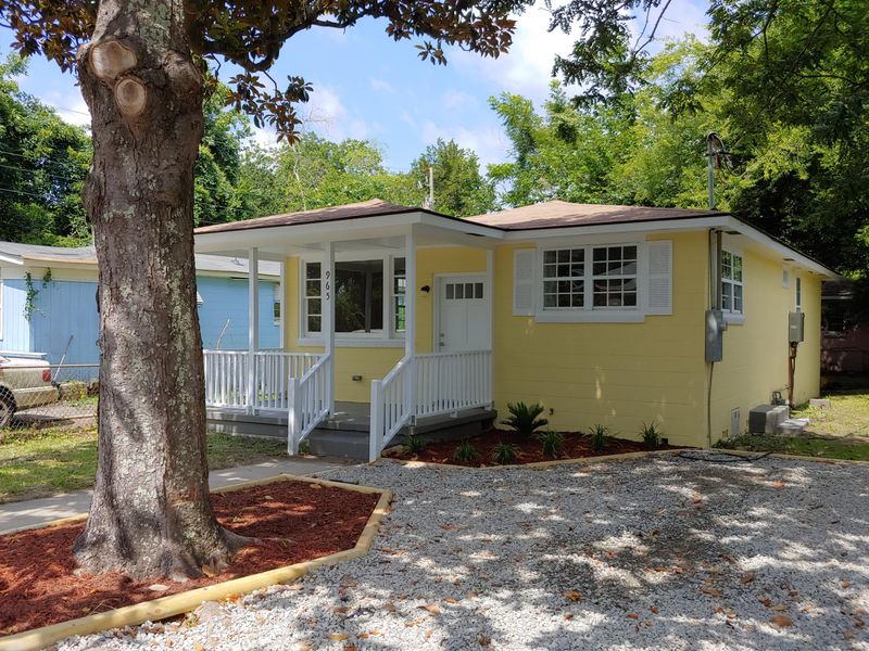 965 Main St, Charleston, SC 29407
