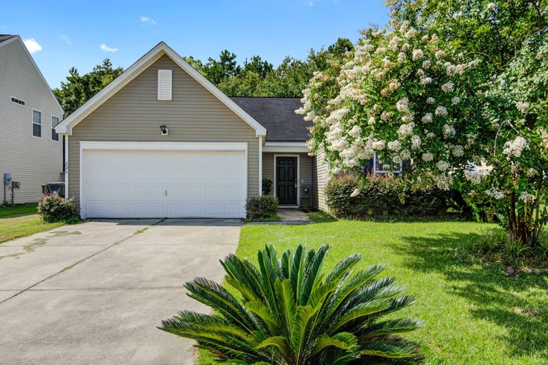 626 English Oak Cir, Moncks Corner, SC 29461