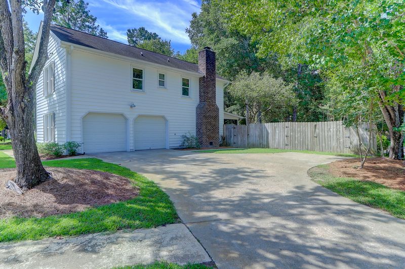 107 High Meadow Pl, Goose Creek, SC 29445