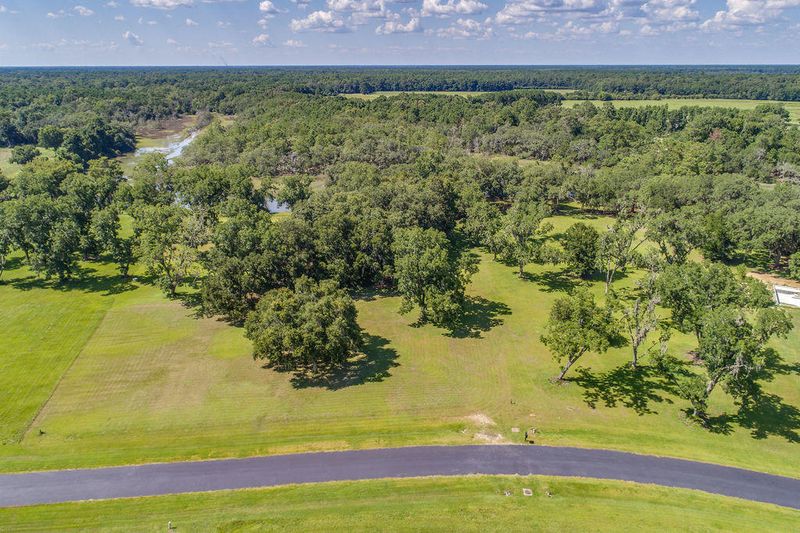37 Anchor Watch Dr, Wadmalaw Island, SC 29487