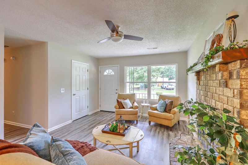8 Cyprus Ct, Goose Creek, SC 29445