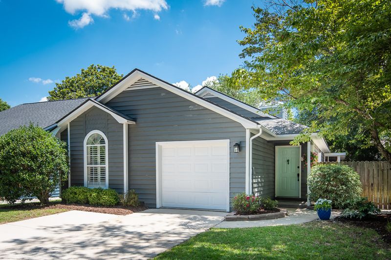 1272 Llewellyn Rd, Mount Pleasant, SC 29464